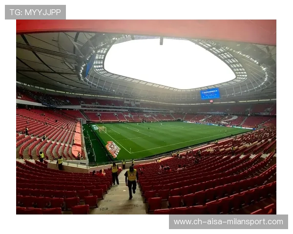 上海海港连续直塞撕裂中段空间结构