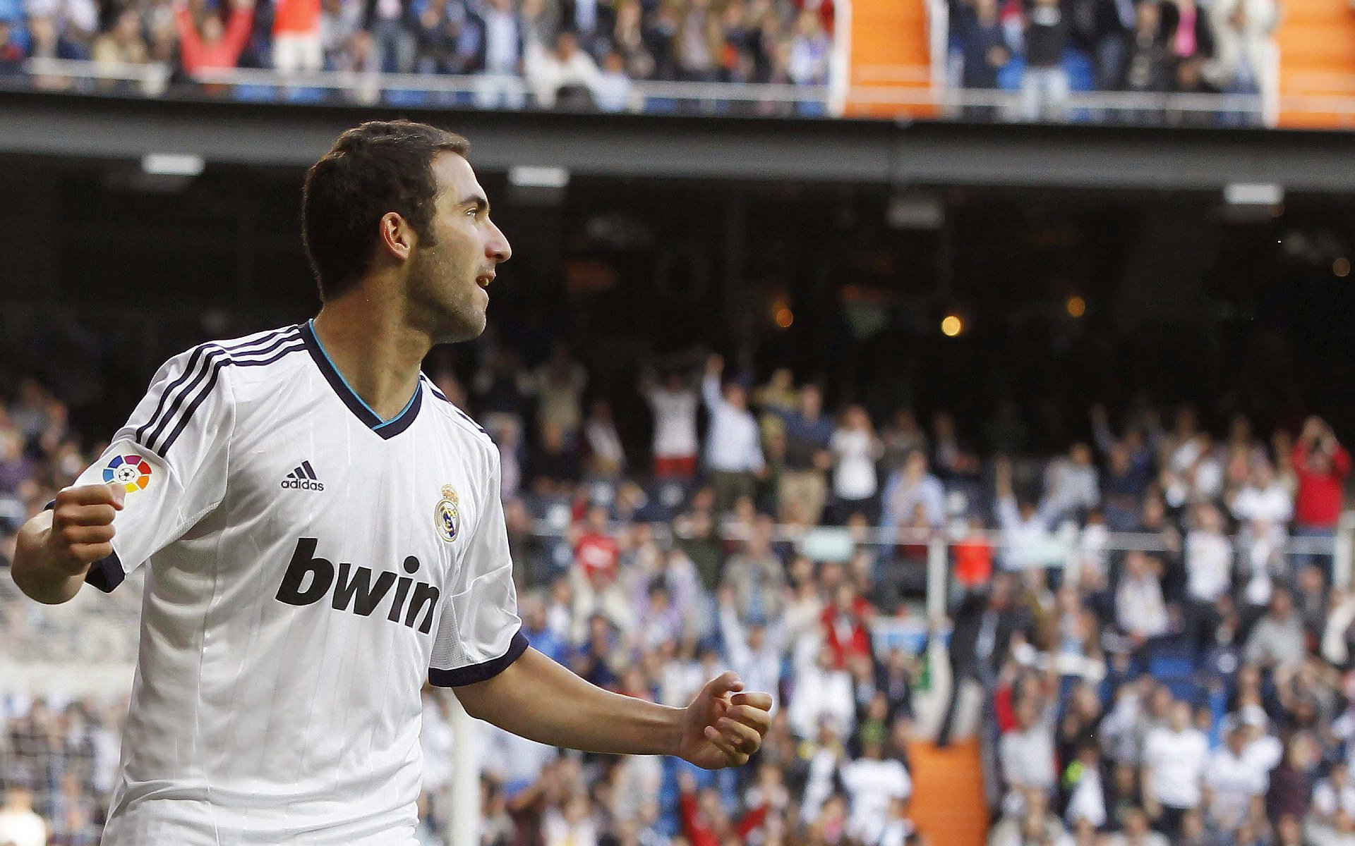 巴尔：以无与伦比的防守意识，他稳固了全黑队的中场防线，巴尔bugmf